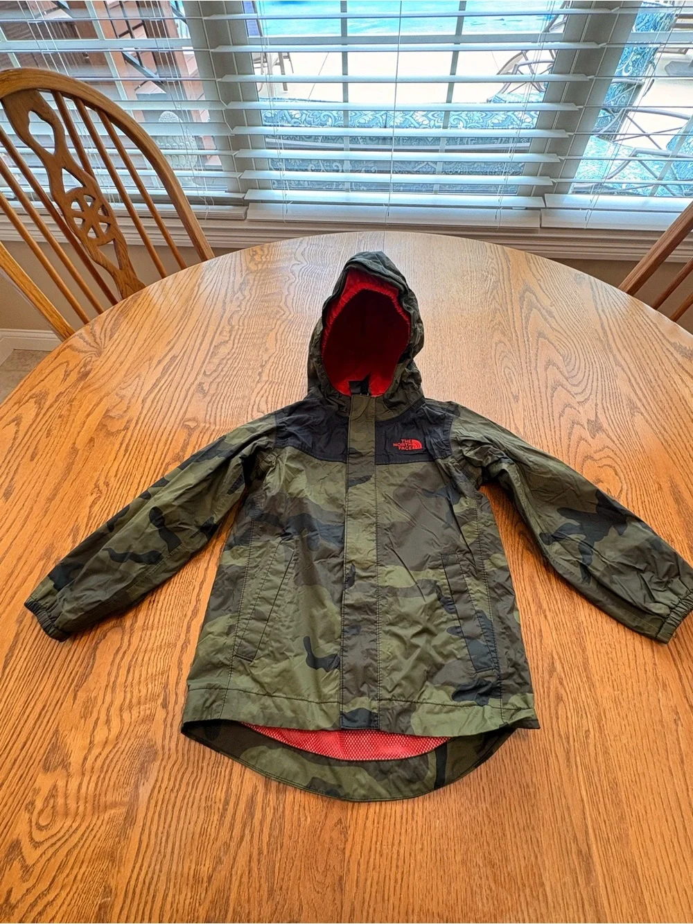 The North Face Green Camo toddler DryVent rain jacket Size 4T zipper boys girls